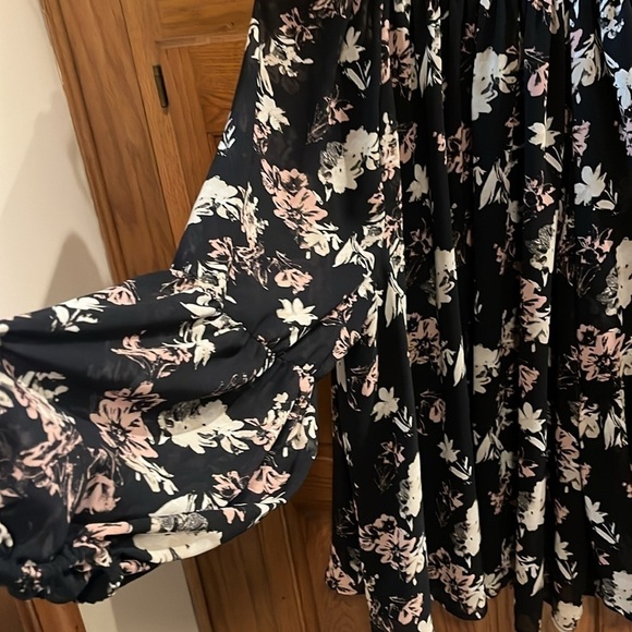 Ophelia Roe Floral Blouse - Picture 4 of 5